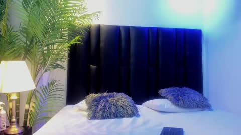 valeri_tafur online show from October 9, 11:08 am