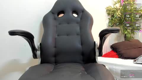 valeri_tafur online show from November 4, 10:58 am