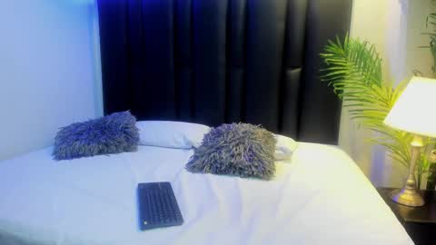 valeri_tafur online show from December 17, 11:05 am