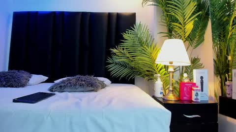 valeri_tafur online show from April 1, 11:00 am