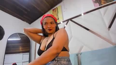 valeria_gil_ online show from April 25, 3:53 am