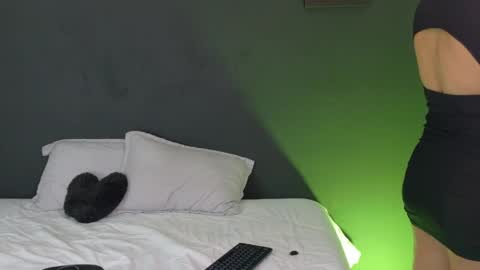 Snapshot of valeriaa_cruz chatting on June 4, 12:27 am valeriaa cruz online show from June 4, 12:27 am