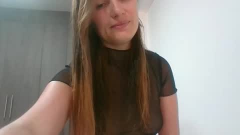 valeriafrannco online show from April 10, 4:17 am