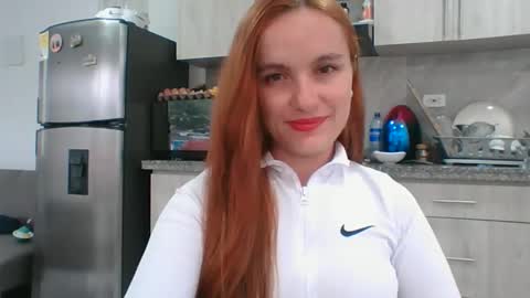 Snapshot of valeriafrannco chatting on June 3, 9:42 pm valeriafrannco online show from June 3, 9:42 pm