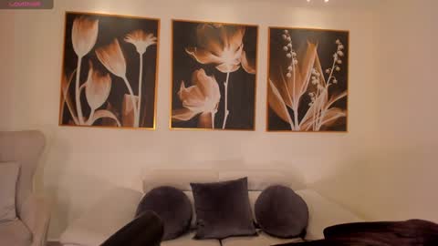 Snapshot of valeriariverax chatting on December 17, 3:28 am Valeria online show from December 17, 3:28 am