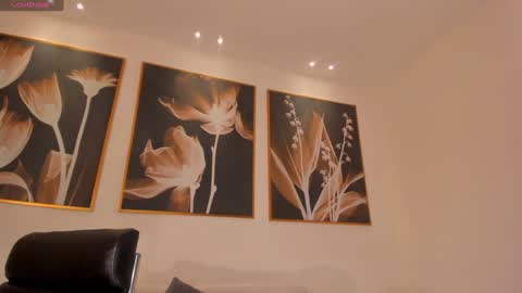 Snapshot of valeriariverax chatting on December 19, 10:02 am Valeria online show from December 19, 10:02 am