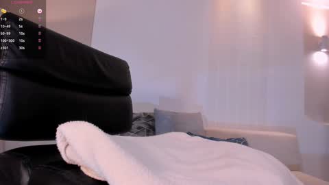 Snapshot of valeriariverax chatting on January 19, 8:19 pm Valeria online show from January 19, 8:19 pm