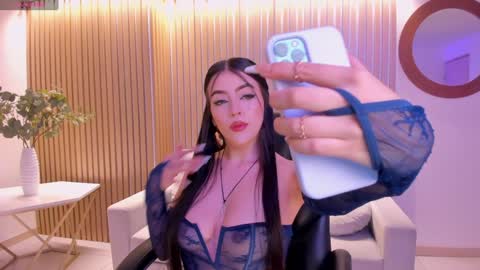 Snapshot of valeriariverax chatting on February 9, 3:32 am Valeria online show from February 9, 3:32 am