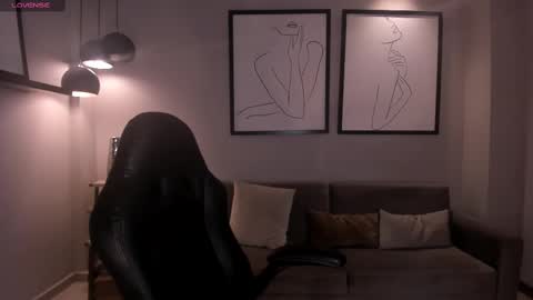 Snapshot of valeriariverax chatting on March 7, 3:19 am Valeria online show from March 7, 3:19 am