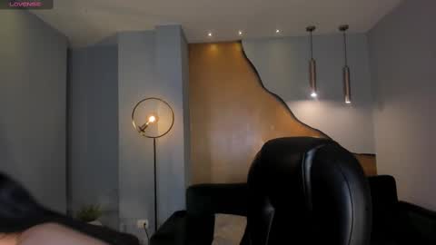 Snapshot of valeriariverax chatting on March 8, 3:17 am Valeria online show from March 8, 3:17 am