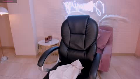 Snapshot of valeriaroldanx chatting on January 11, 9:15 am Valeria online show from January 11, 9:15 am