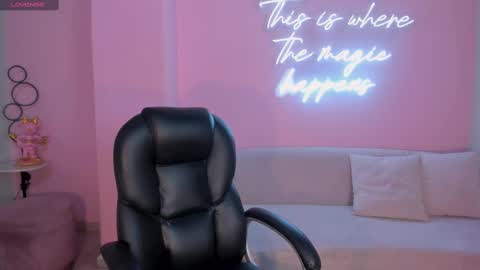 Snapshot of valeriaroldanx chatting on March 9, 11:35 pm Valeria online show from March 9, 11:35 pm