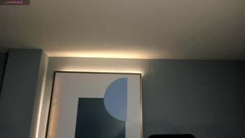 Snapshot of valeriavelvet chatting on May 12, 12:02 pm Vale online show from May 12, 12:02 pm