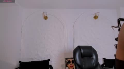Snapshot of valeriavelvet chatting on June 10, 12:04 pm Vale online show from June 10, 12:04 pm