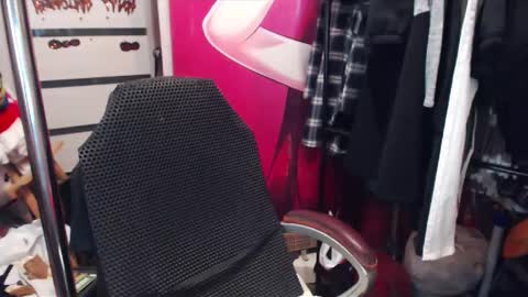 Snapshot of valeriaxkiss chatting on December 4, 10:02 am ValeriaXKiss online show from December 4, 10:02 am