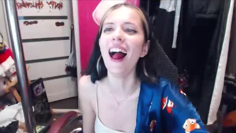 Snapshot of valeriaxkiss chatting on December 4, 5:55 pm ValeriaXKiss online show from December 4, 5:55 pm