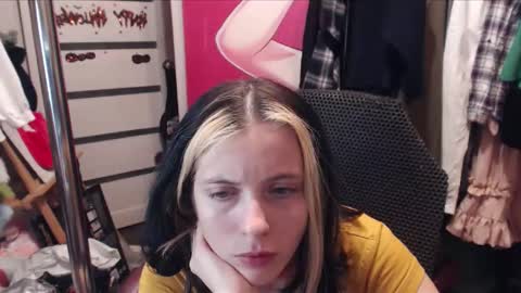 Snapshot of valeriaxkiss chatting on March 6, 6:48 pm ValeriaXKiss online show from March 6, 6:48 pm