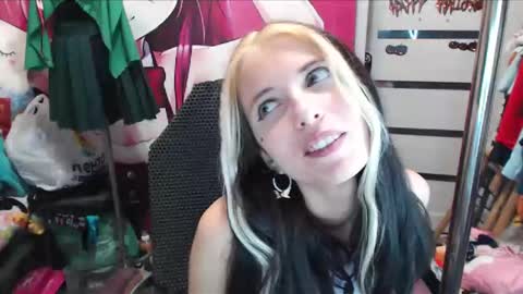 Snapshot of valeriaxkiss chatting on December 3, 8:40 pm ValeriaXKiss online show from December 3, 8:40 pm