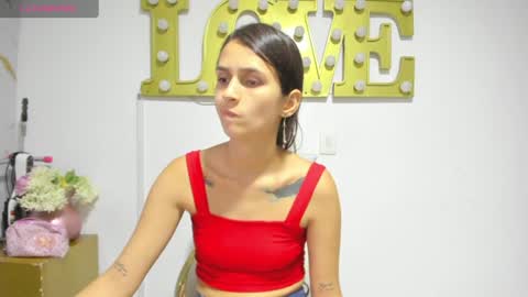 Snapshot of valerie__skinny chatting on June 25, 3:06 am valeri online show from June 25, 3:06 am