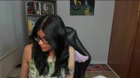 Val  online show from February 10, 12:04 am