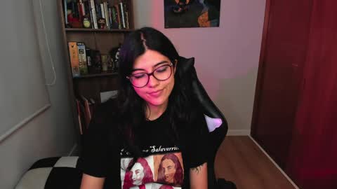 Snapshot of valerie__sky chatting on June 5, 3:35 am Val online show from June 5, 3:35 am