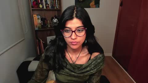 Snapshot of valerie__sky chatting on June 23, 5:16 am Val online show from June 23, 5:16 am
