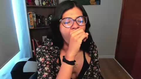 Snapshot of valerie__sky chatting on July 7, 12:42 pm Val online show from July 7, 12:42 pm