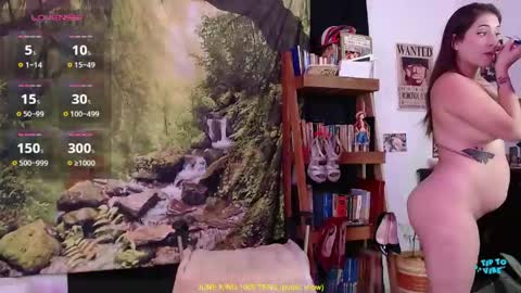 Snapshot of valerie_smile chatting on June 4, 8:37 pm Valerie online show from June 4, 8:37 pm