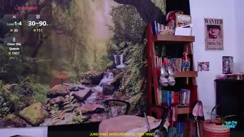 Snapshot of valerie_smile chatting on June 7, 1:32 am Valerie online show from June 7, 1:32 am