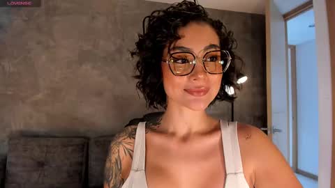  call me Val  online show from October 31, 4:19 pm