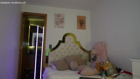 valeriecollinss_ online show from March 7, 6:21 am