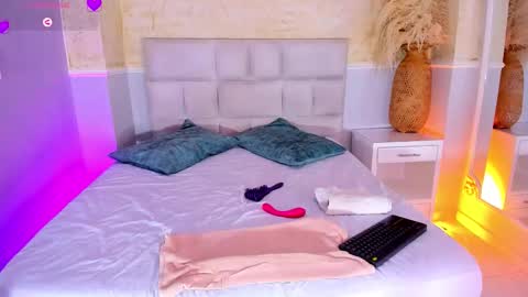 valeriekhaleesi online show from February 16, 10:06 pm