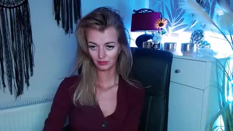 Valerie  online show from December 30, 8:58 pm