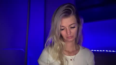 Valerie  online show from September 19, 9:26 pm