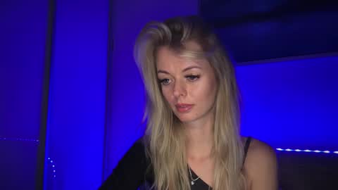 Valerie  online show from April 18, 6:45 pm