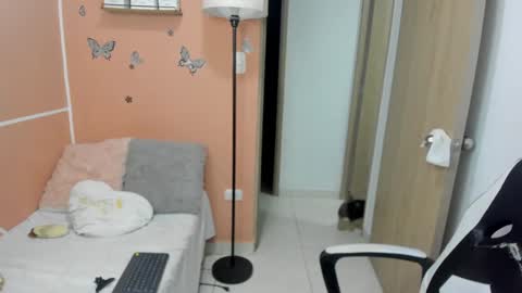 Juli C online show from December 2, 12:41 am