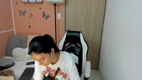 Juli C online show from December 16, 9:09 pm