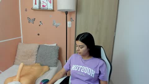 Juli C online show from February 8, 9:15 pm