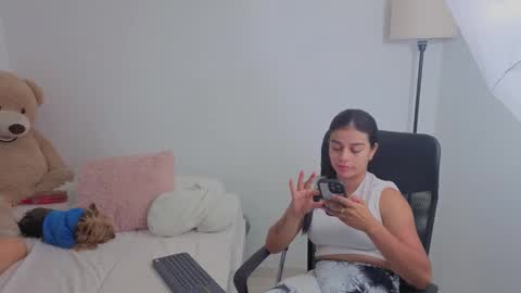 Juli C online show from October 17, 12:36 am