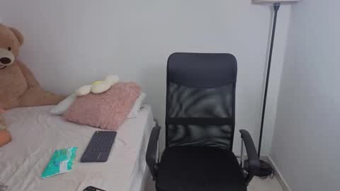 Juli C online show from October 24, 12:19 am