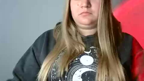 Snapshot of valerivane chatting on December 3, 1:53 pm Valery online show from December 3, 1:53 pm