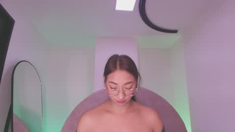 Valeryn online show from April 22, 3:09 am