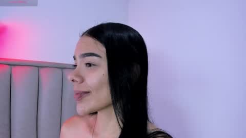 Cris  online show from June 8, 3:56 pm