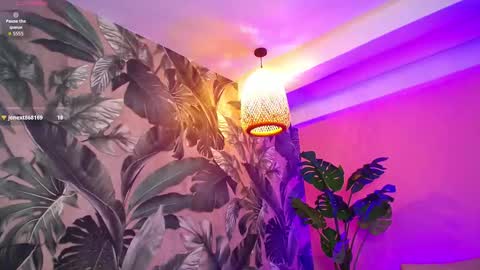 Snapshot of valery_blush chatting on October 12, 4:22 am valery_blush online show from October 12, 4:22 am