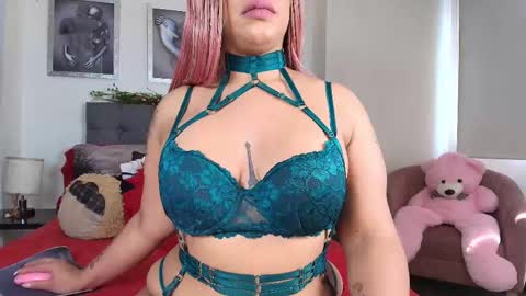 Snapshot of valeryharriz chatting on February 20, 3:41 pm valeryharriz online show from February 20, 3:41 pm