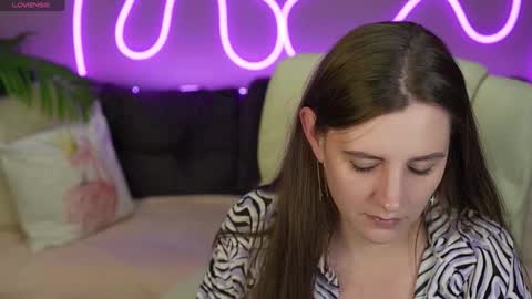 Snapshot of valerymurr chatting on October 14, 7:03 pm V A L E R Y M U R online show from October 14, 7:03 pm