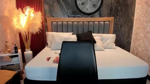 Snapshot of valeryshadey chatting on November 29, 8:12 pm Valerie Shadey online show from November 29, 8:12 pm