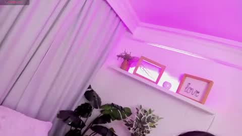 Snapshot of valerywalker7 chatting on July 3, 7:09 pm Valery Walker online show from July 3, 7:09 pm