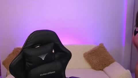 Snapshot of valeryyx chatting on November 6, 9:05 pm Valery online show from November 6, 9:05 pm