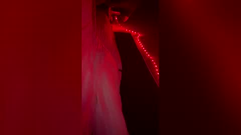 valevaweheart online show from May 18, 1:24 am